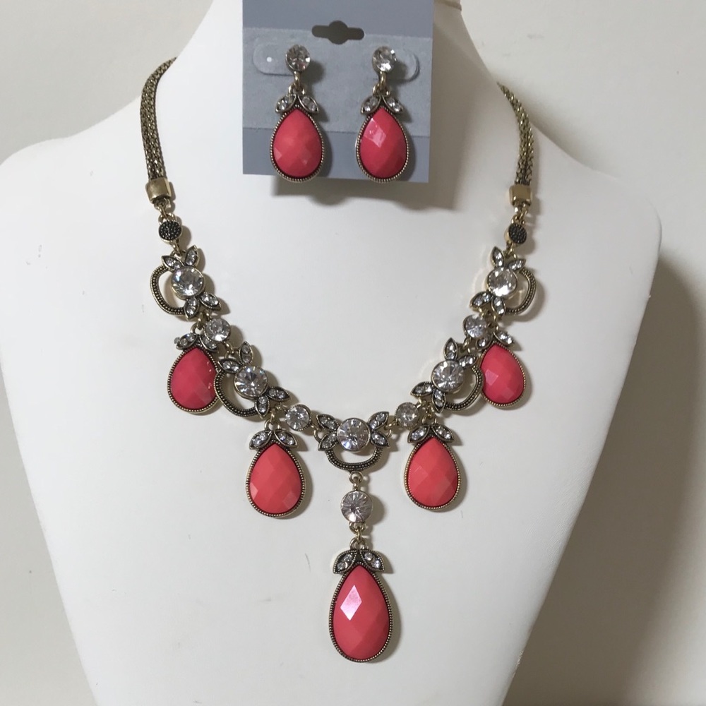 Coral and Antiqued Brass Dangling Necklace Set